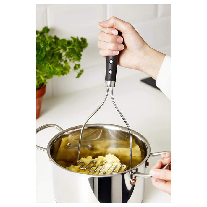  IKEA 365+ HJÄLTE potato masher black handle close-up showing acetal grip and notch detail