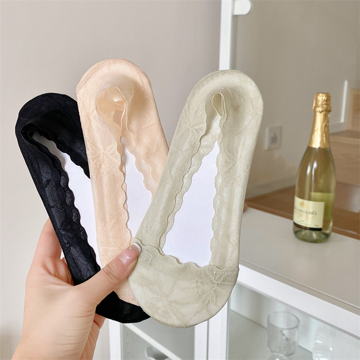 Digital Shoppy Maple Leaf Shallow Mouth Lace Invisible Terry Bottom Women's Low-cut Liners Socks 1 pair