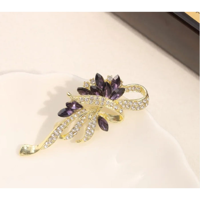 Digital Shoppy Elegant Crystal Brooch Pin