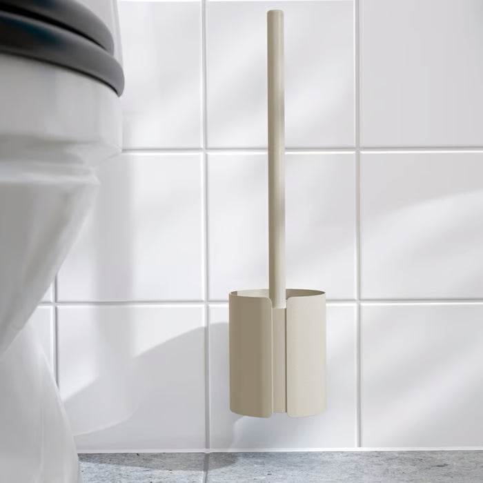 IKEA FLORSJÖN Toilet brush, beige, placed in bathroom corner with white tiles and gray floor - 50604861