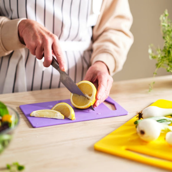 IKEA BERGTUNGA Chopping Board Set of 2 Bright Yellow Lilac with VARDAGLIG Knife Stainless Steel 23 cm 6 Pack