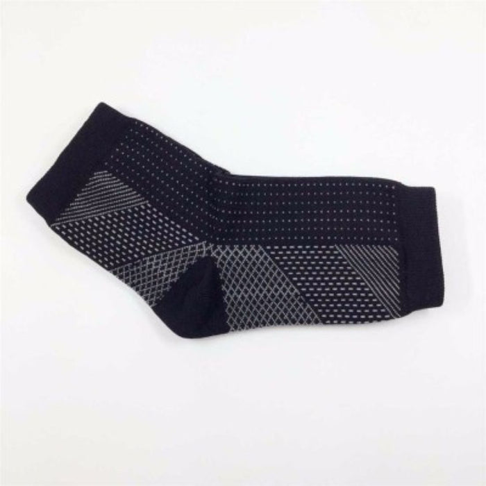 Breathable cushioned ankle socks with compression technology to reduce foot fatigue and swelling.