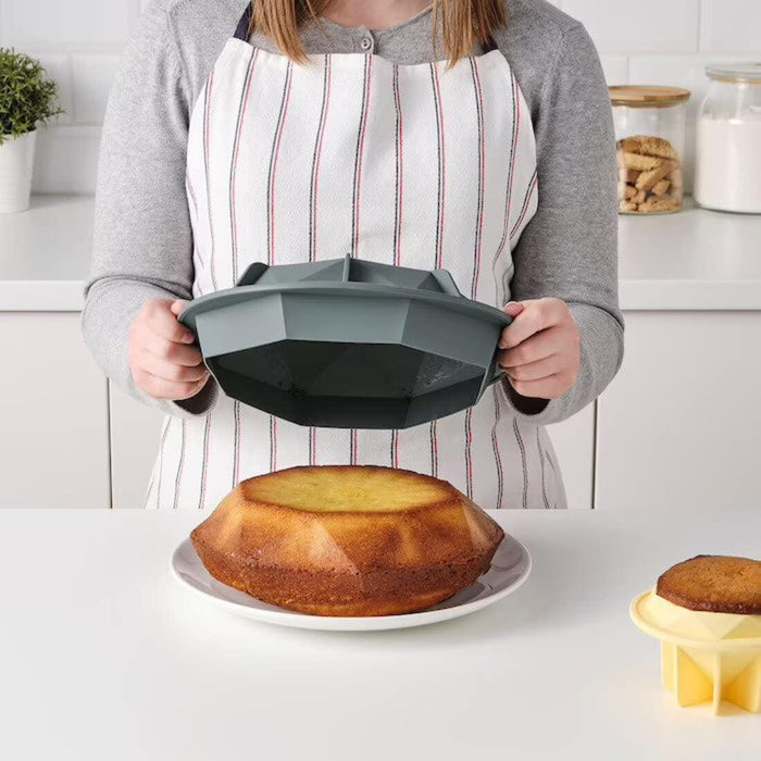 IKEA SMAKSAM/TÅRTBAK/VINTER Cake decoration set with Baking mould, diamond-shaped/silicone and Baking cup, Christmas pattern multicolour