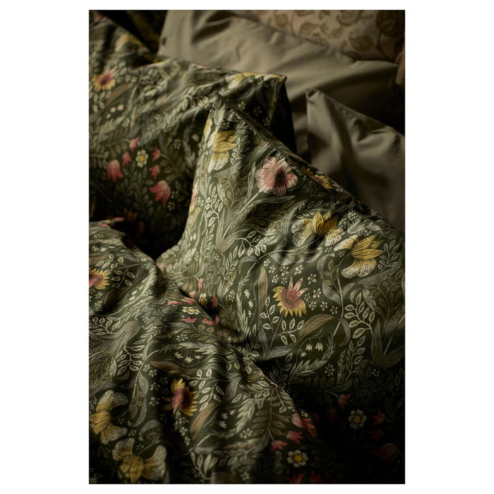 IKEA KÄRRDUNÖRT Duvet Cover and Pillowcase Dark Green Multicolour 150x200/50x80 cm with ALVARMALORT Cushion Cover Blue Stripe 50x50 cm