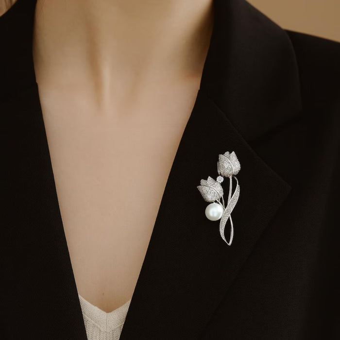 Digital Shoppy Silver Tulip Brooch – Micro-Inlaid Zircon, Elegant & High-End Design