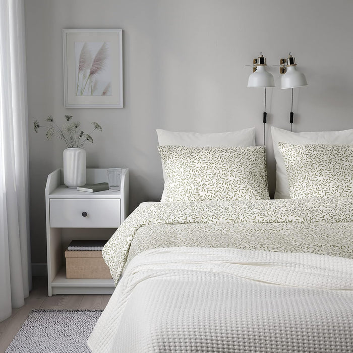 Eco-friendly cotton duvet cover and pillowcase set in botanical print