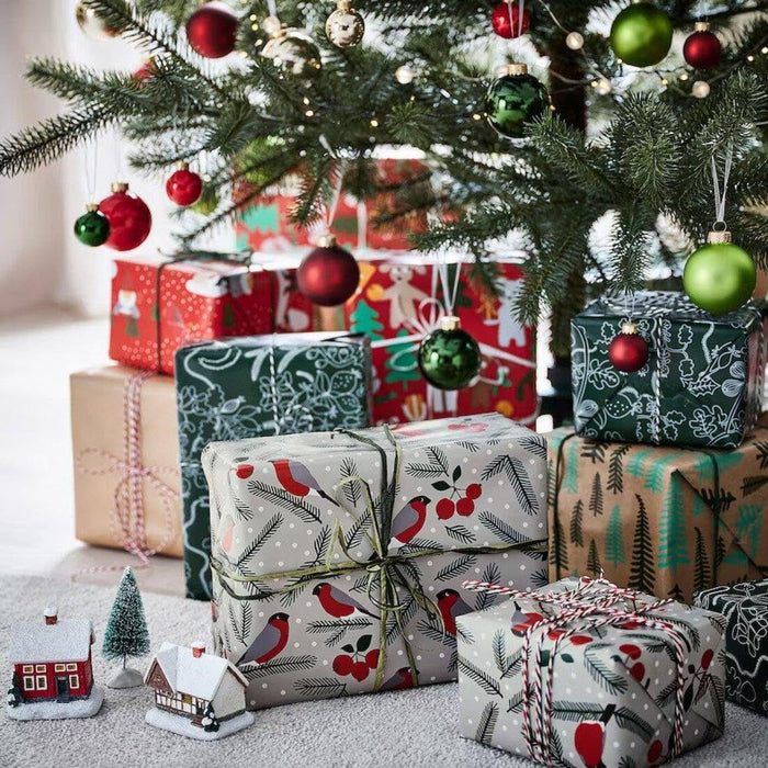 IKEA VINTER Gift Wrapping Roll with Gift Bags (2 pack) with Stickers, Christmas pattern multicolor (8 pieces)