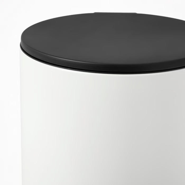 Detailed view of the matte anthracite grey lid with a soft-closing design.
