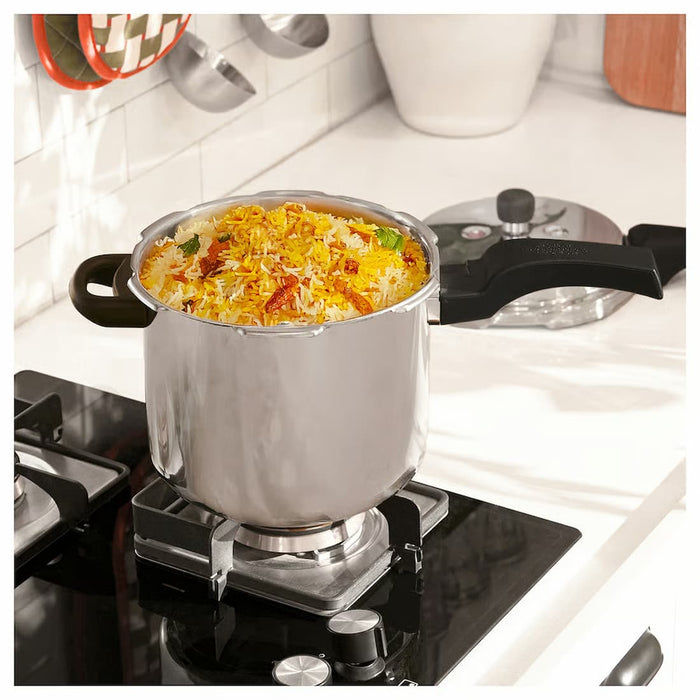 IKEA BANDGURAMI stainless steel pressure cooker 5.5L top-down view showing lid vent and handles