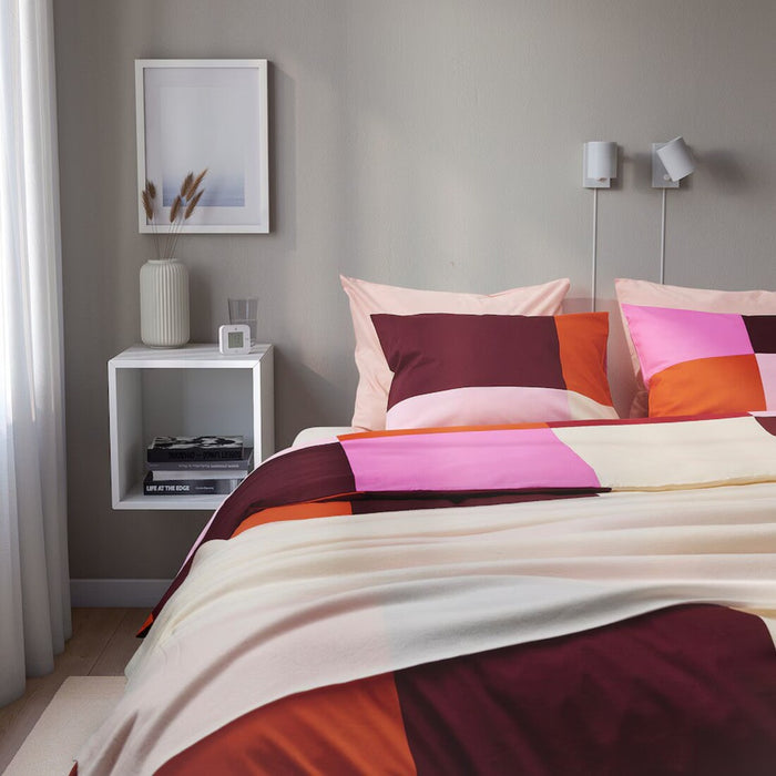 IKEA BRUNKRISSLA pink duvet cover and pillowcases. Duvet cover 240x220 cm (94x87 inches) and 2 pillowcases 50x80 cm (20x31 inches). Perfect for a cheerful and stylish bedroom update. 50558289