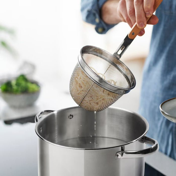 IKEA DVÄRGKRÄFTA Pot with lid, 5.5 l and HILDEGUN Pot Holder, red, 19x19 cm  Pack of 2