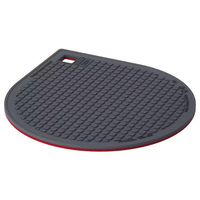 IKEA GUNSTIG  Pot stand, magnetic, red/dark grey with  DVÄRGKRÄFTA Pot with lid, 5.5 l and HILDEGUN Pot Holder, red, 19x19 cm  Pack of 2