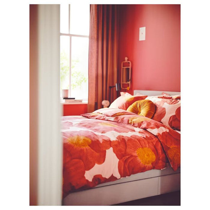 Complete your bedding setup with two pillowcases (50x80 cm) in a charming combination of light pink and dark pink. 70541028