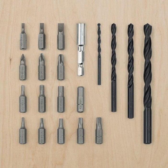 A set of various drill bits and screwdriver bits arranged neatly on a wooden surface. There are 16 screwdriver bits of different types and sizes, one bit holder, and five drill bits of varying diameters. The screwdriver bits include flathead, Phillips, and Torx types, while the drill bits are of different lengths and thicknesses-50568085