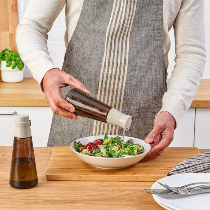 Pour spout included for easy and controlled pouring  80523463.