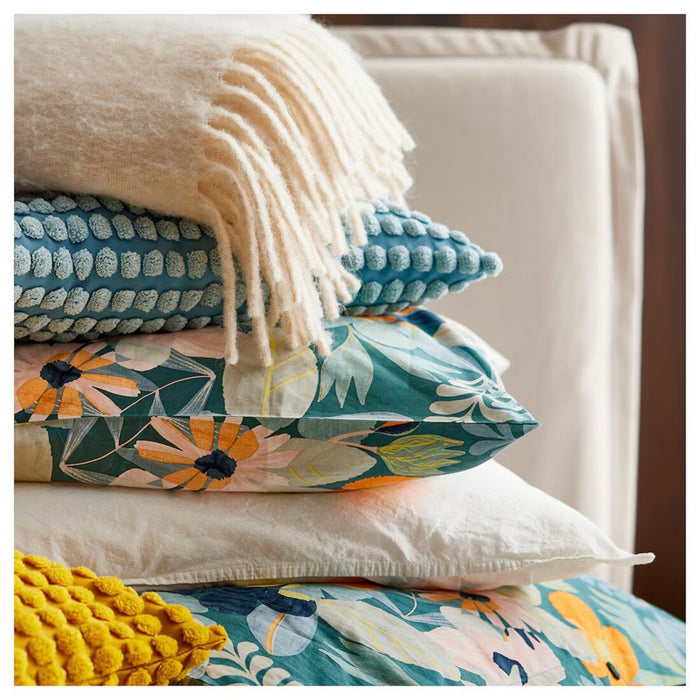 Off-white KLIPPOXEL throw blanket, 130x170 cm (51x67 inches), soft and cozy for sofas or beds.50584622