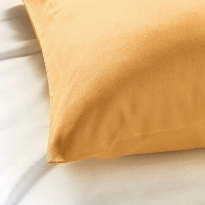Close-up of Soft and Luxurious NATTJASMIN Pillowcase 90543470