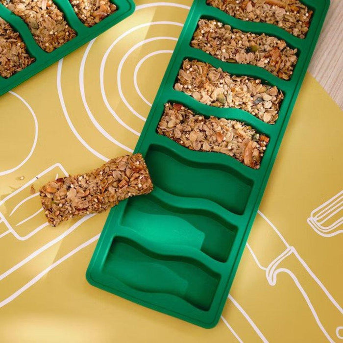 IKEA BAKTRADITION/VINTER/TABBERAS Baking Mat, Beige, 41x31 cm (16x12") with Baking cup, Christmas pattern multicolour and Baking mould, green