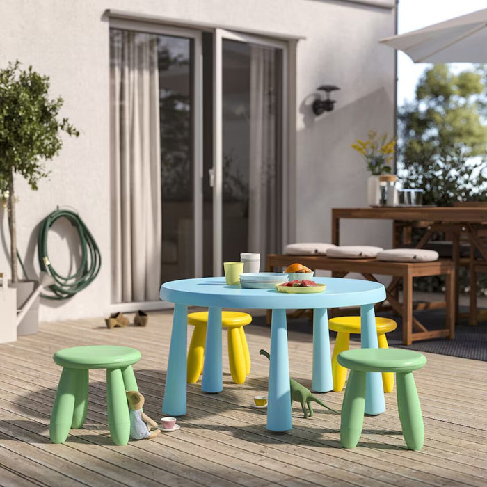 Light green IKEA MAMMUT children’s stool, a durable plastic seat for indoor or outdoor use. 00586609