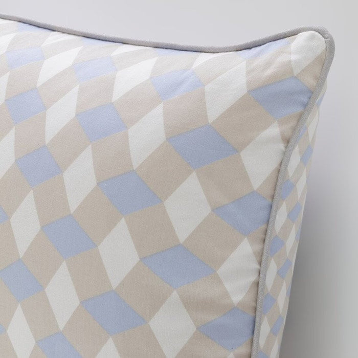 A multicoloured cushion cover with a modern, minimalist design 00541946