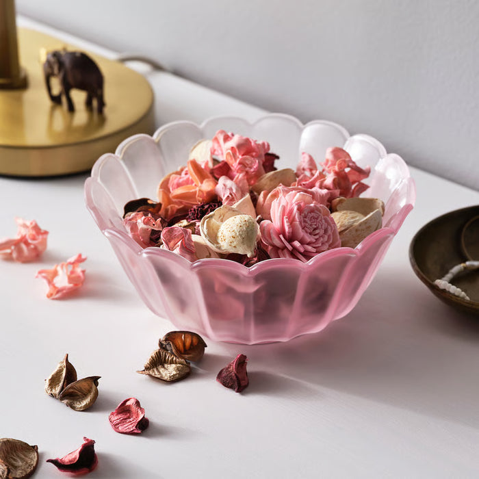 Bowl of IKEA FRÖFINK potpourri with dried pink flowers and natural plant parts as home décor