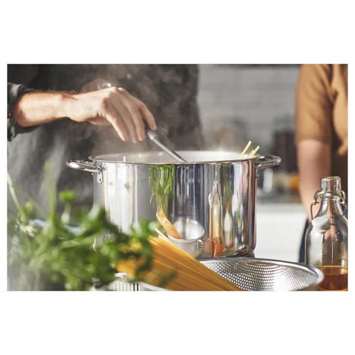 IKEA pot in use to boil vegetables for a healthy meal 