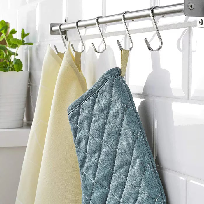 IKEA SANDVIVA oven glove close-up of inner cotton lining and protection layers