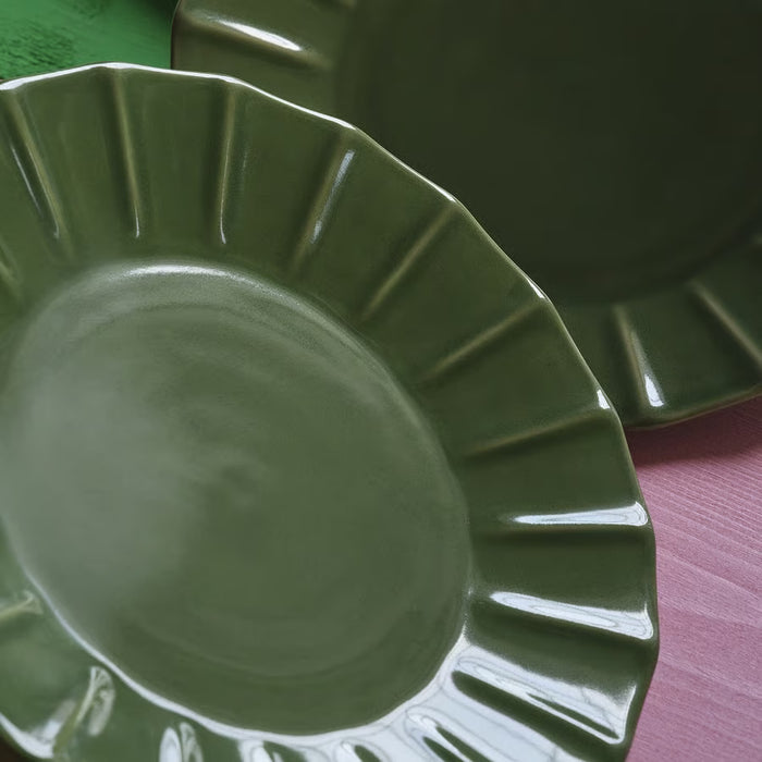 IKEA MÄVINN green stoneware plate embossed edge detail close-up view