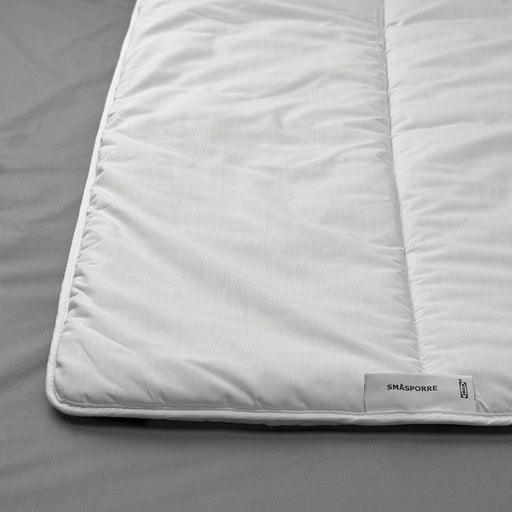  IKEA SMÅSPORRE warm duvet 240x220 cm laid out flat white bedding