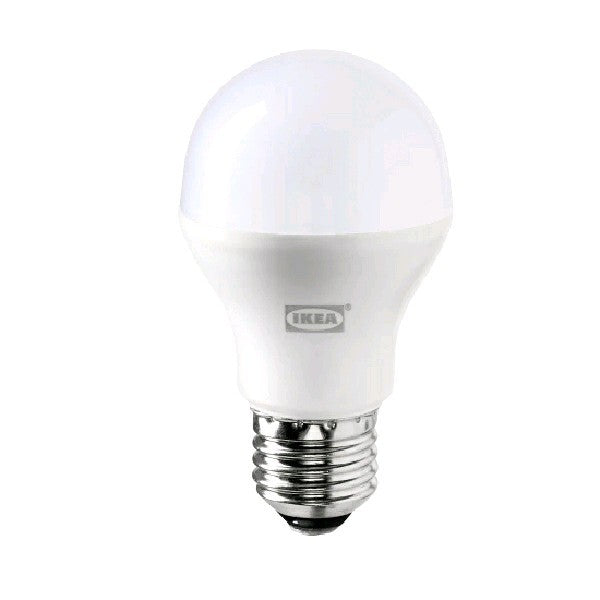 Close-up of energy-efficient opal white LED bulb E27 with 825 lumen and 6500K color temperature 80442872