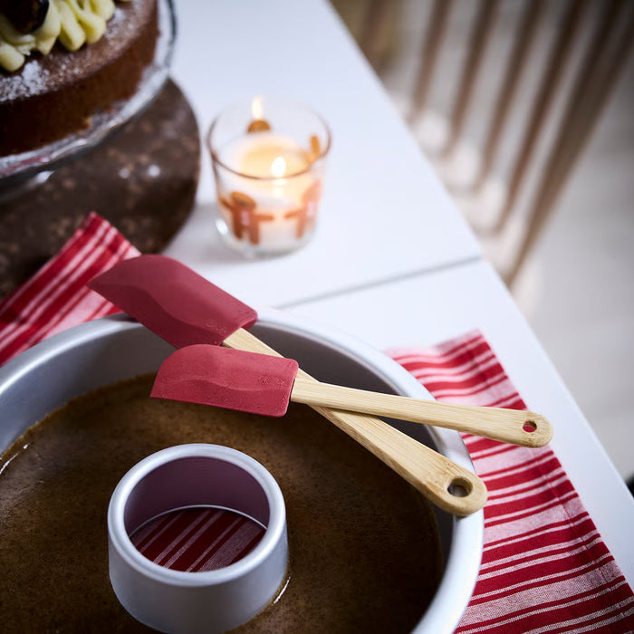 IKEA VINTERFINT red silicone spatula set of 2 close-up showing bamboo handle and flexible blade detail