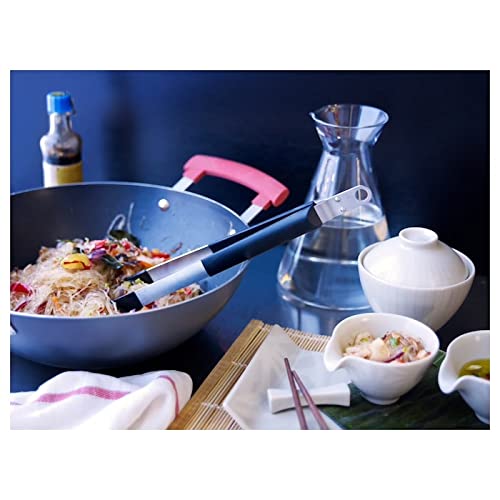 Wok is used to cook noodles with perfect texture  60203486