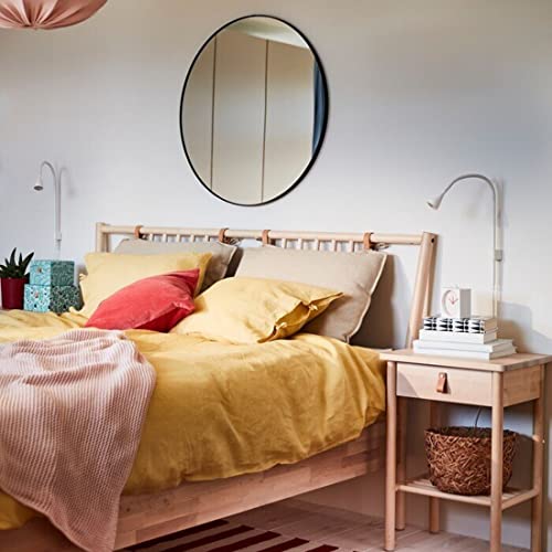 A photo of the bedroom featuring IKEA's duvet cover and pillowcases  80431581