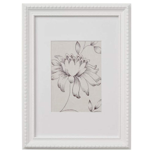 A stylish white frame with a professional look 60466840