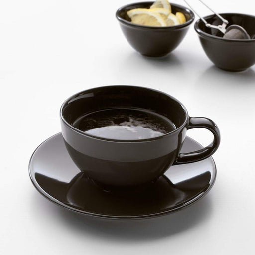 This cup and saucer set features a simple and timeless design, suitable for any occasion 10289289
