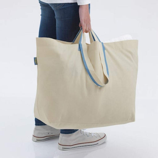 A sturdy reusable shopping bag 90498627