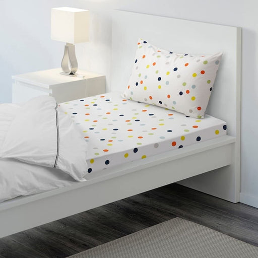 Multicolor Cotton flat sheet and pillowcase from IKEA on a bed 20454783