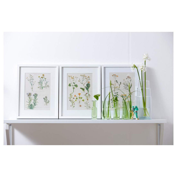 High-quality and sturdy 30x40 cm IKEA frame in white, ensures your artwork is displayed securely 60378424