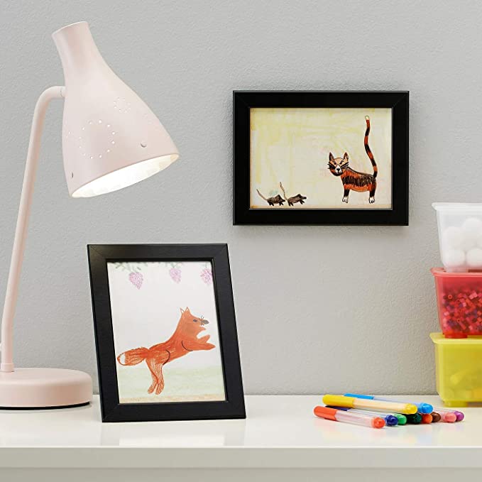 A simple and understated photo frame with a natural wood finish, perfect for a more minimalist look 80300448