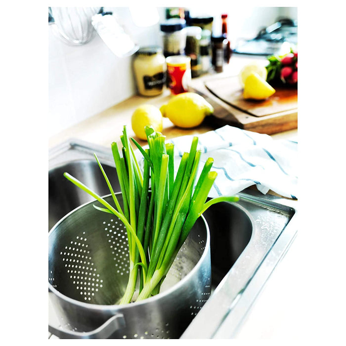 Cleaning vegetables with the IKEA ORDNING Stainless Steel Colander - Easy Maintenance  80171347