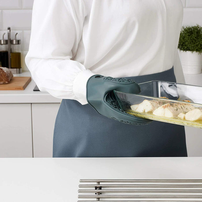 Elevate your cooking game with this fashionable and functional oven glove from IKEA, designed to keep you looking your best while protecting your hands 90464383