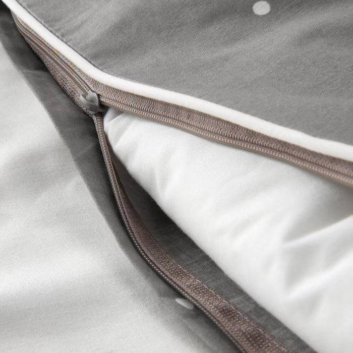 A close-up shot of IKEA's pillowcase in a hidden zipper 40488937