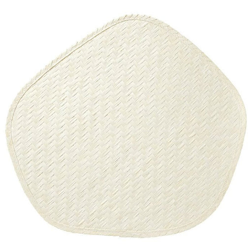 A round, natural-looking IKEA place mat made of sustainable materials. 90531556