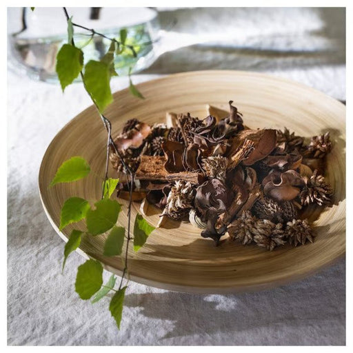 A bowl filled with natural-scented potpourri made of dried flowers 50502754