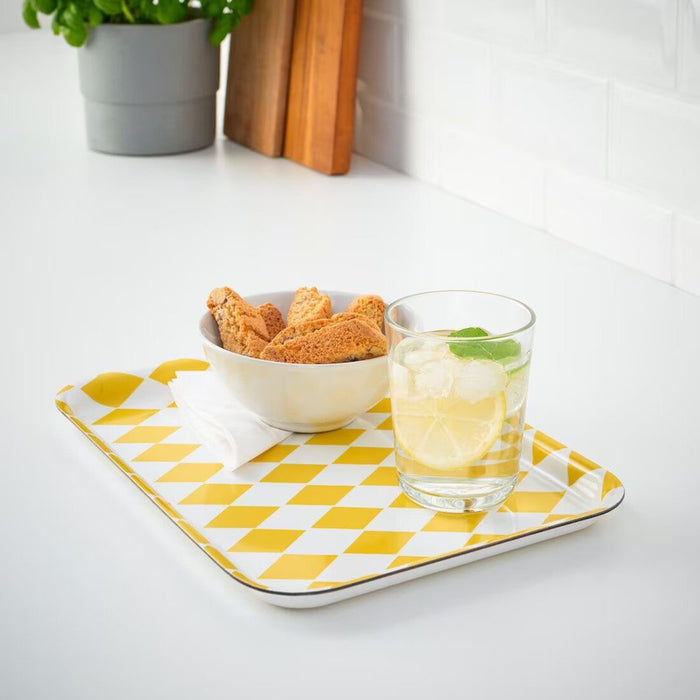 A plastic tray with compartments, containing an assortment of snacks and drinks 40542232