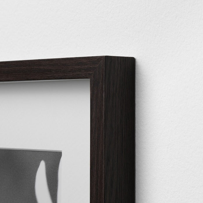 A timeless photo frame that adds a touch of sophistication to your decor 30382173